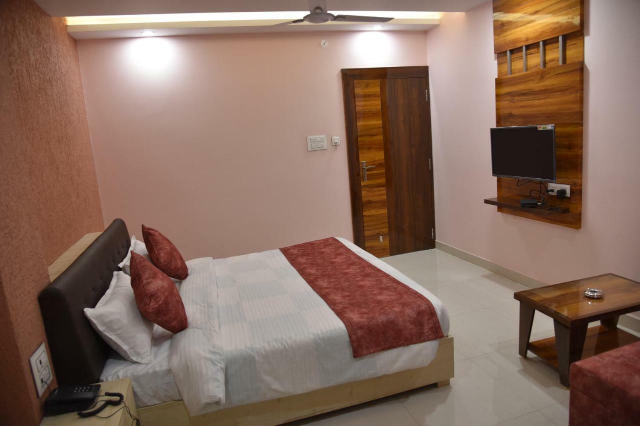Hotel Pushpanjali 博帕尔 外观 照片