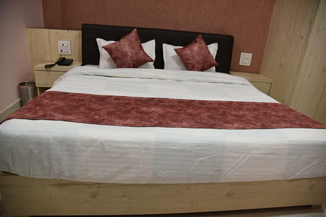 Hotel Pushpanjali 博帕尔 外观 照片