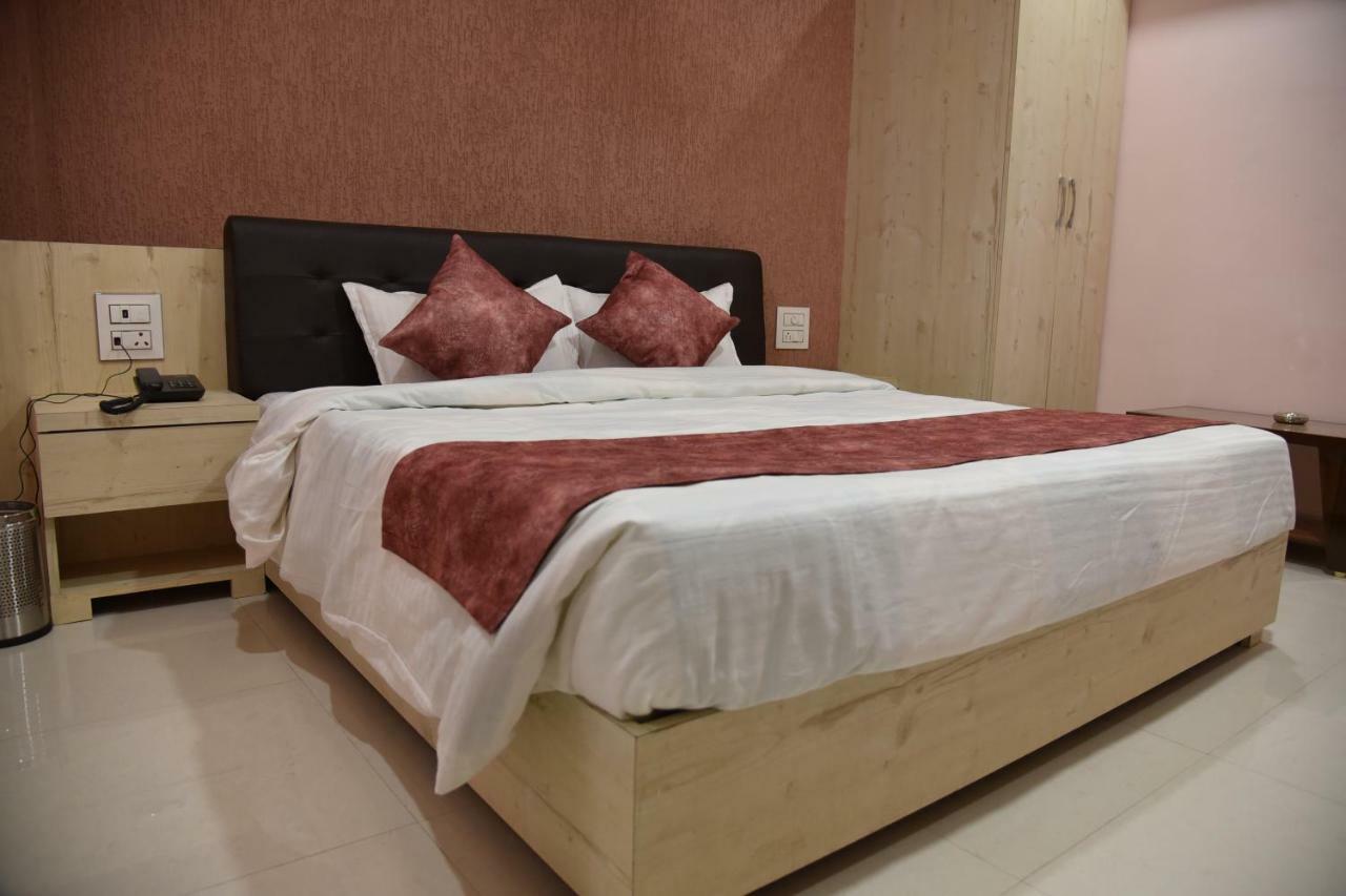 Hotel Pushpanjali 博帕尔 外观 照片